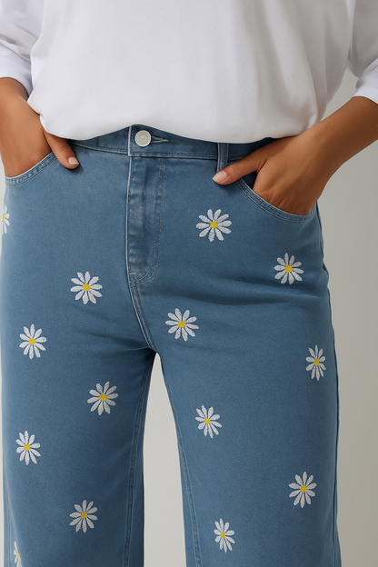 Chic Wide Leg Jeans with Delicate Daisy Embroidery